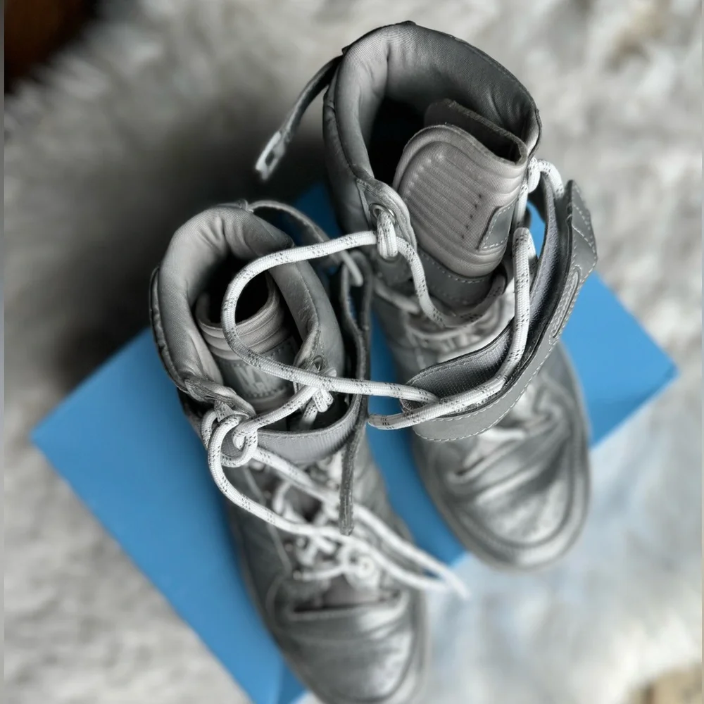 Ivy Park x Adidas Forum Mid ‘silver metallic’ from the ICY PARK COLLECTION - Picture 7 of 10